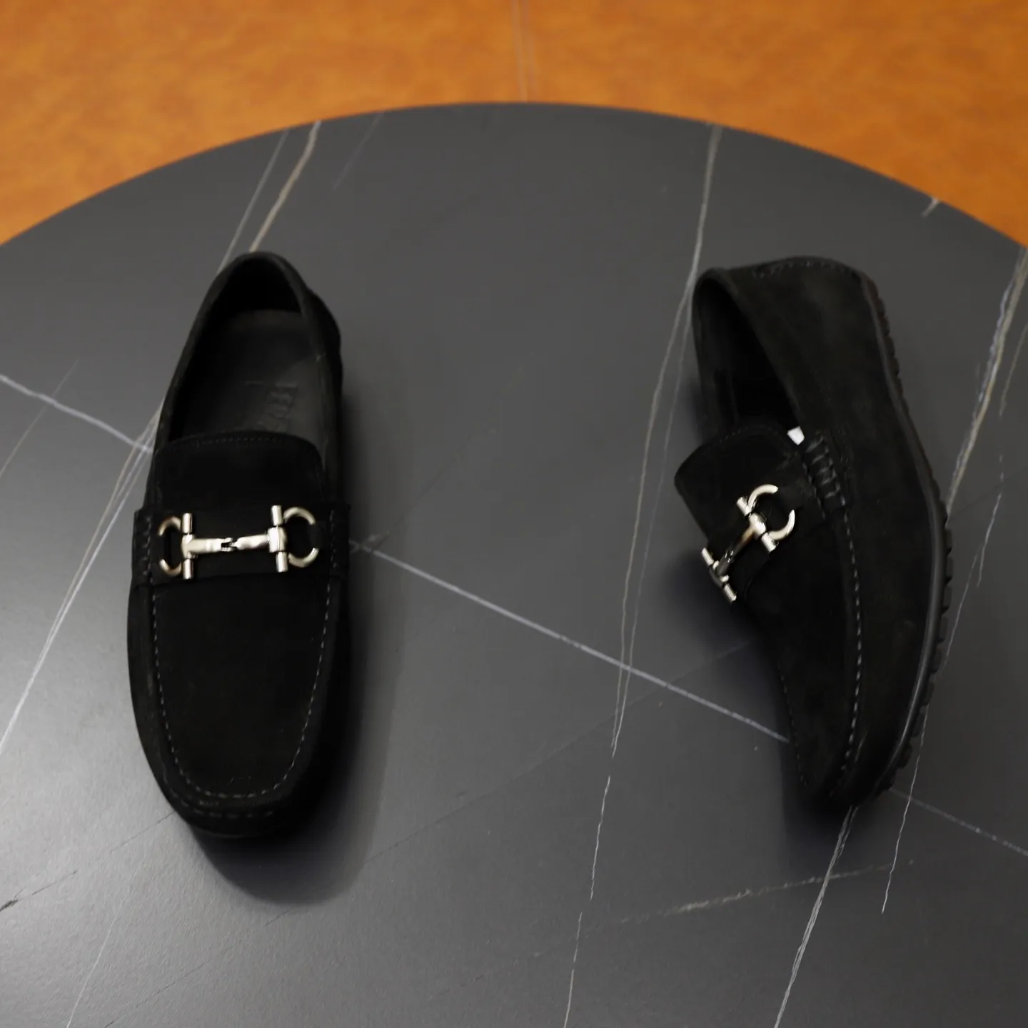 Men's men's shoes 💰462💰🙅‍♂️🙅‍♂️🙅‍♂️Niuli Brand: Ferragamo Standard code: Men's code 38/44 (45 customized) Grade: Same style as the official website Material: Original imported cowhide leather lining Original wear-resistant lightweight outsole Style category: Men's casual slip-on shoes Doudou shoes Noble luxury brand elements, top luxury color: actual picture color